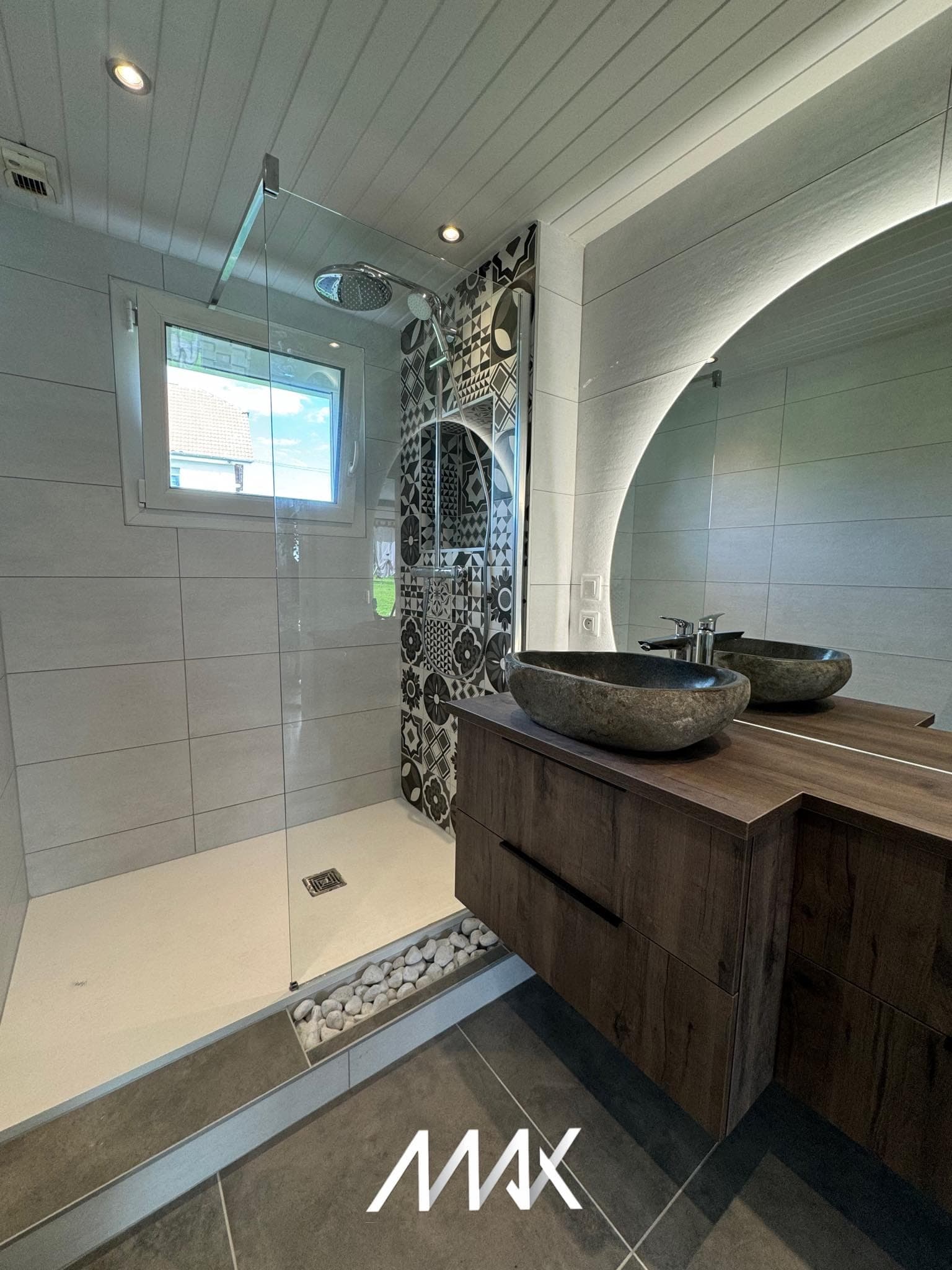 Salle de bain — Une salle de bain pensée pour vous