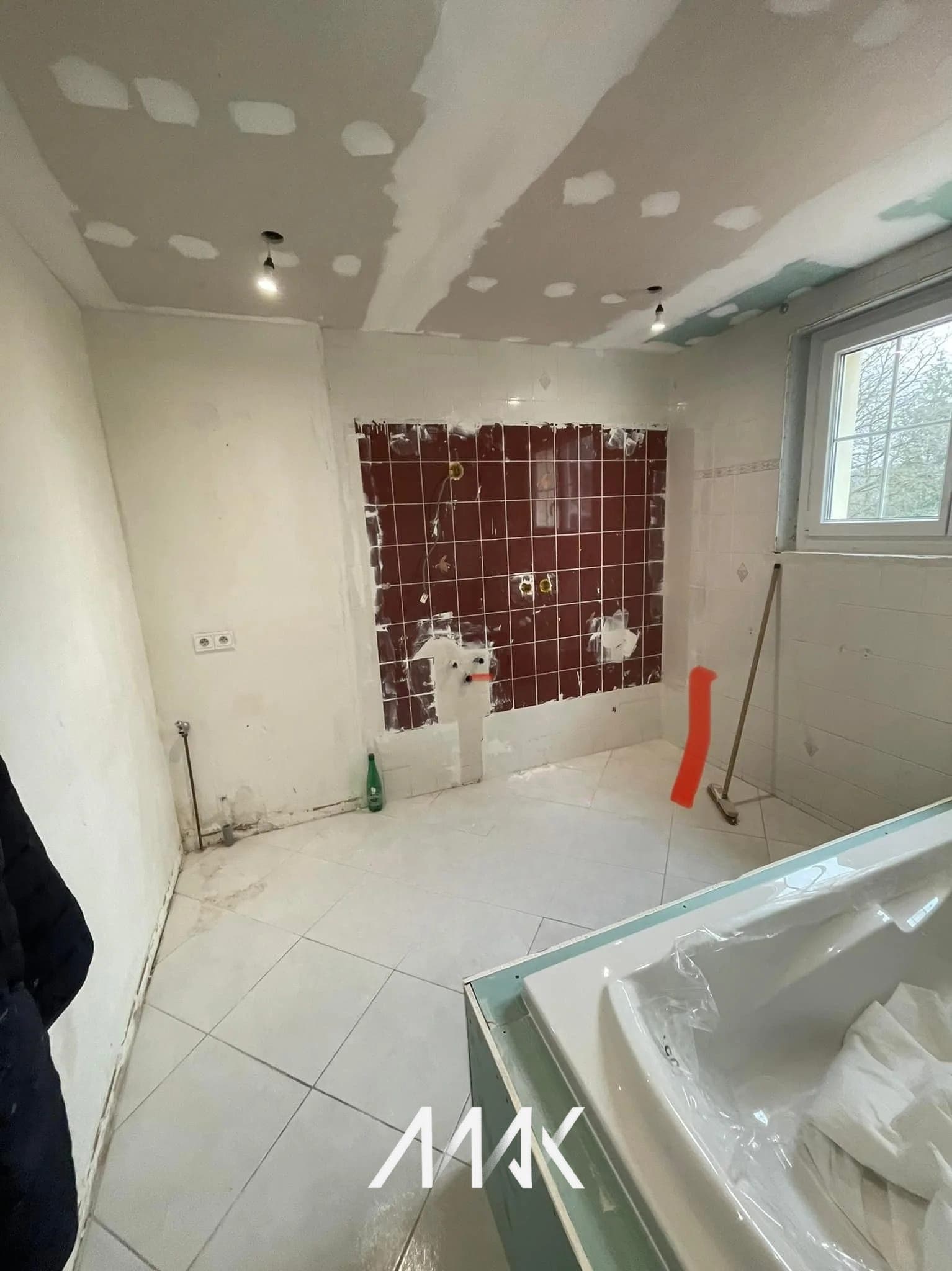 Avant — rénovation de salle de bain SASU Max (chantier 4)