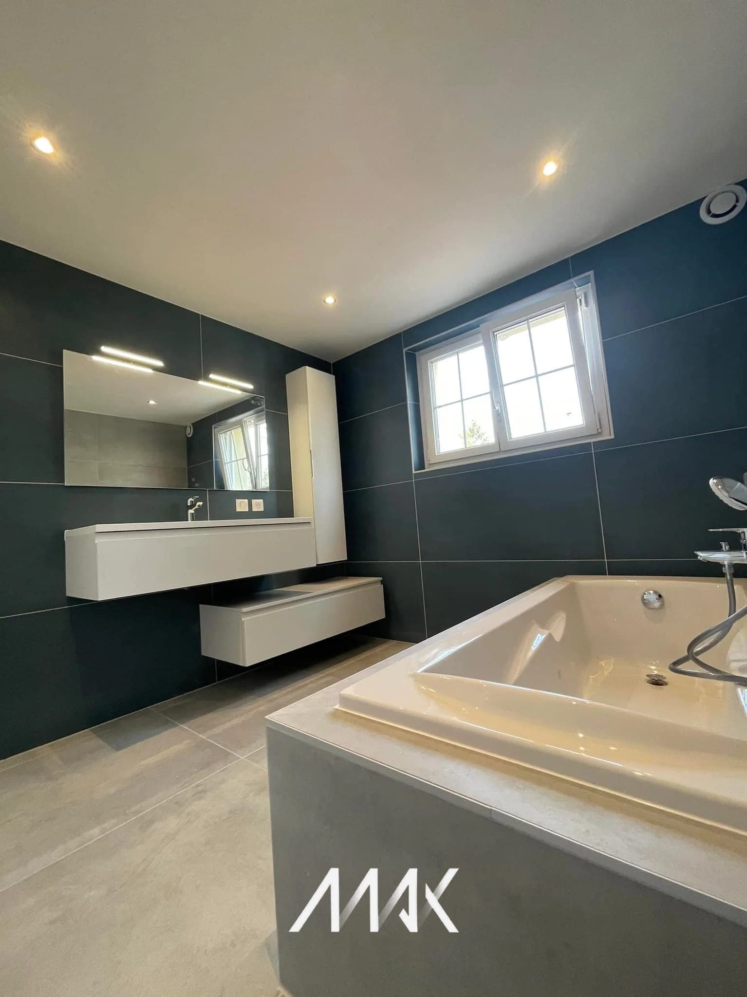 Après — rénovation de salle de bain SASU Max (chantier 4)