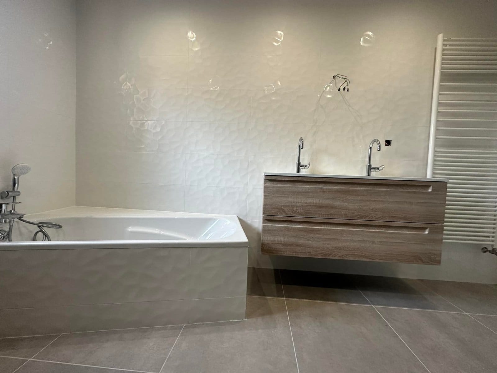 Artisan salle de bain à Grand-Charmont : rénovation complète et personnalisée