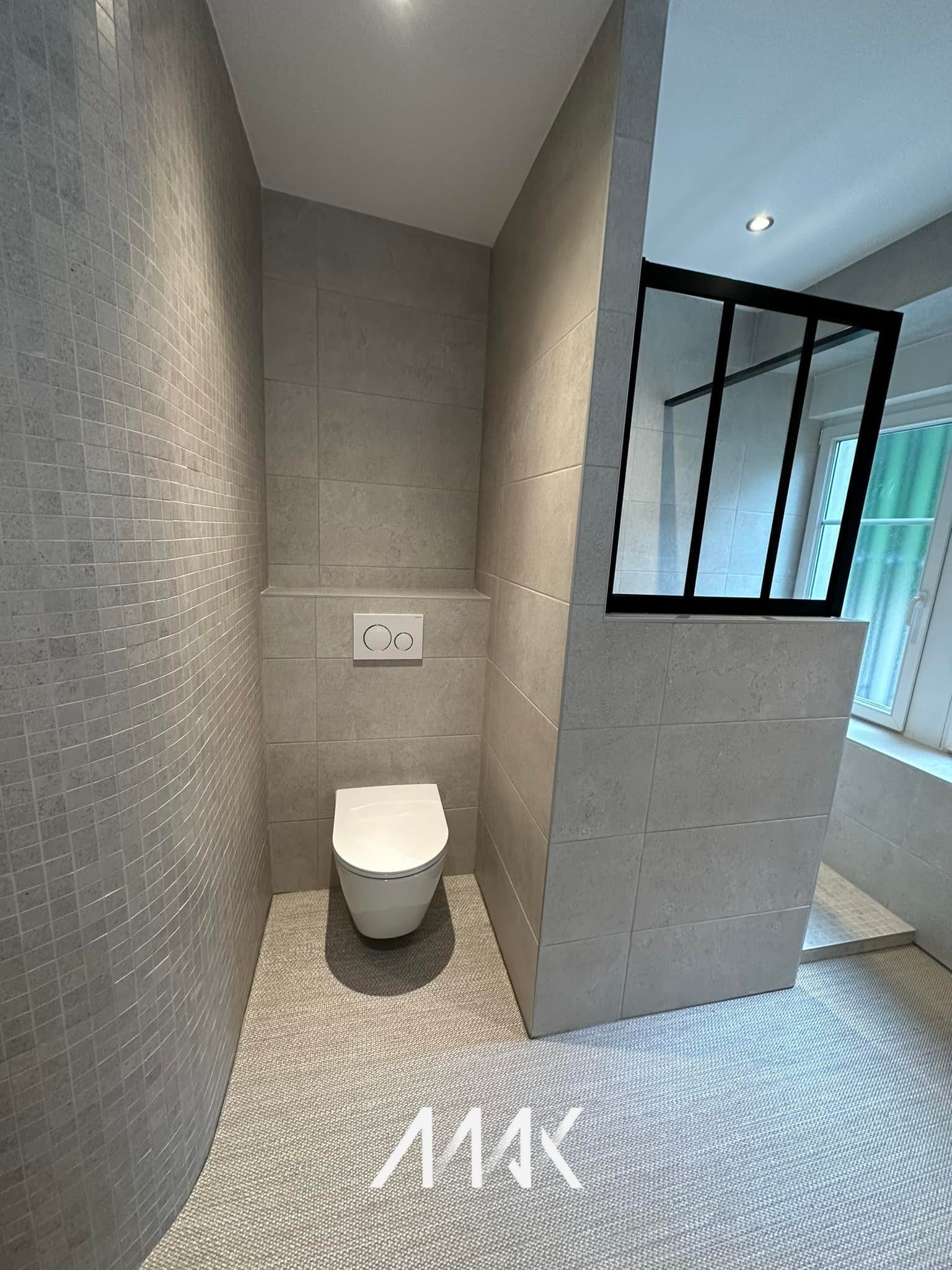 Meuble vasque installé en salle de bain