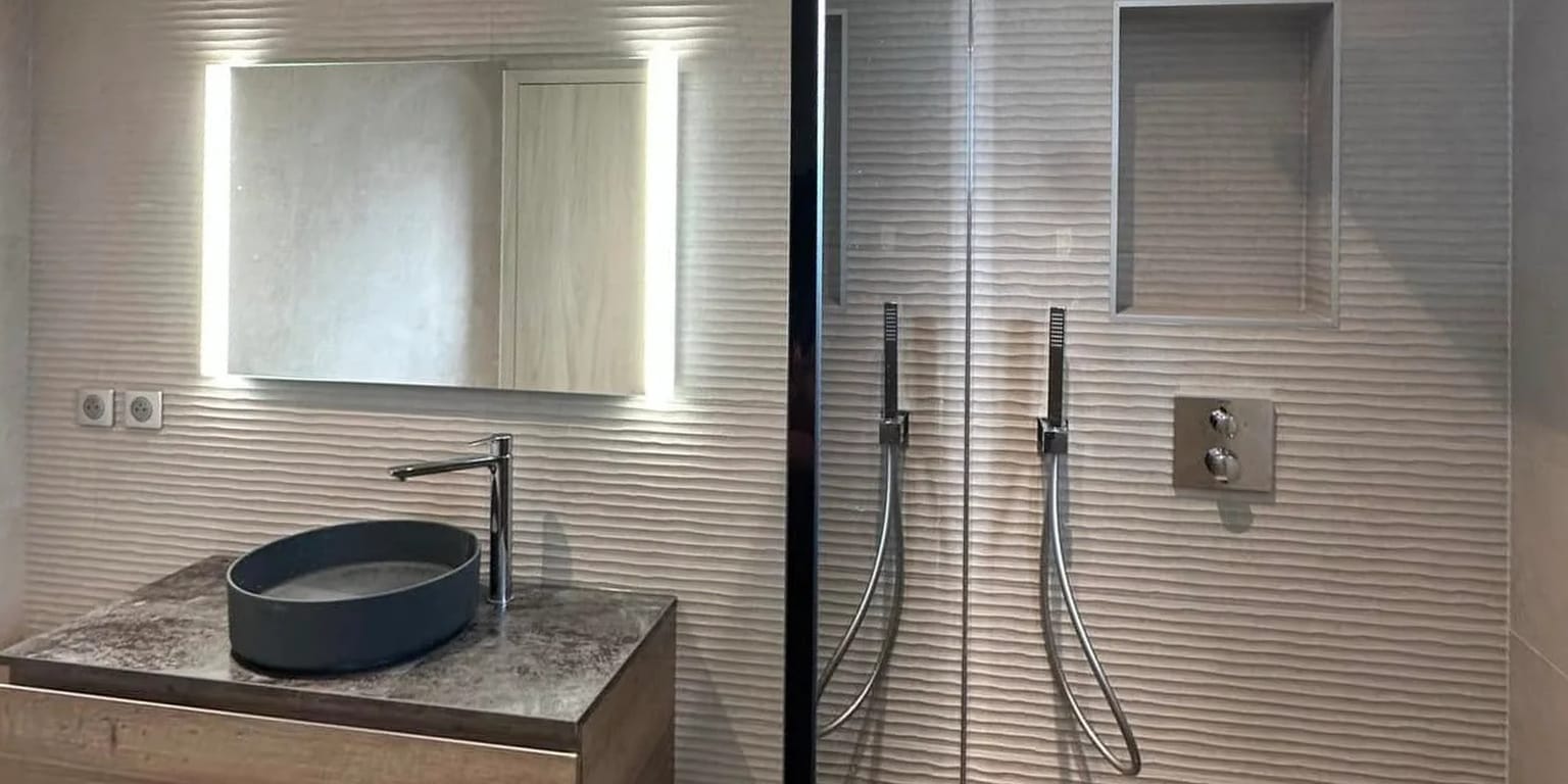 Vasque, mitigeur et douche installés par SASU Max