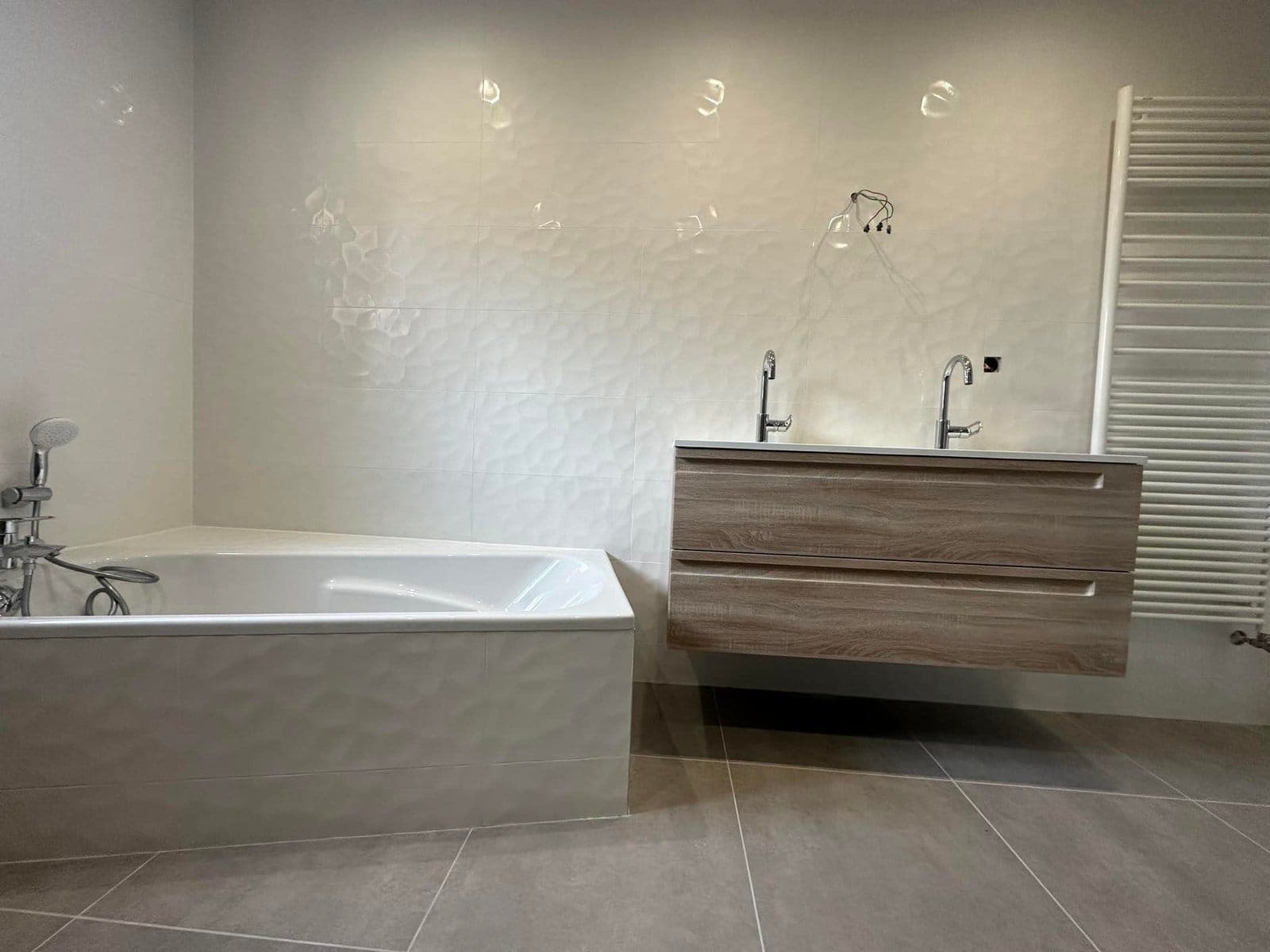 Artisan salle de bain à Grand-Charmont : rénovation complète et personnalisée