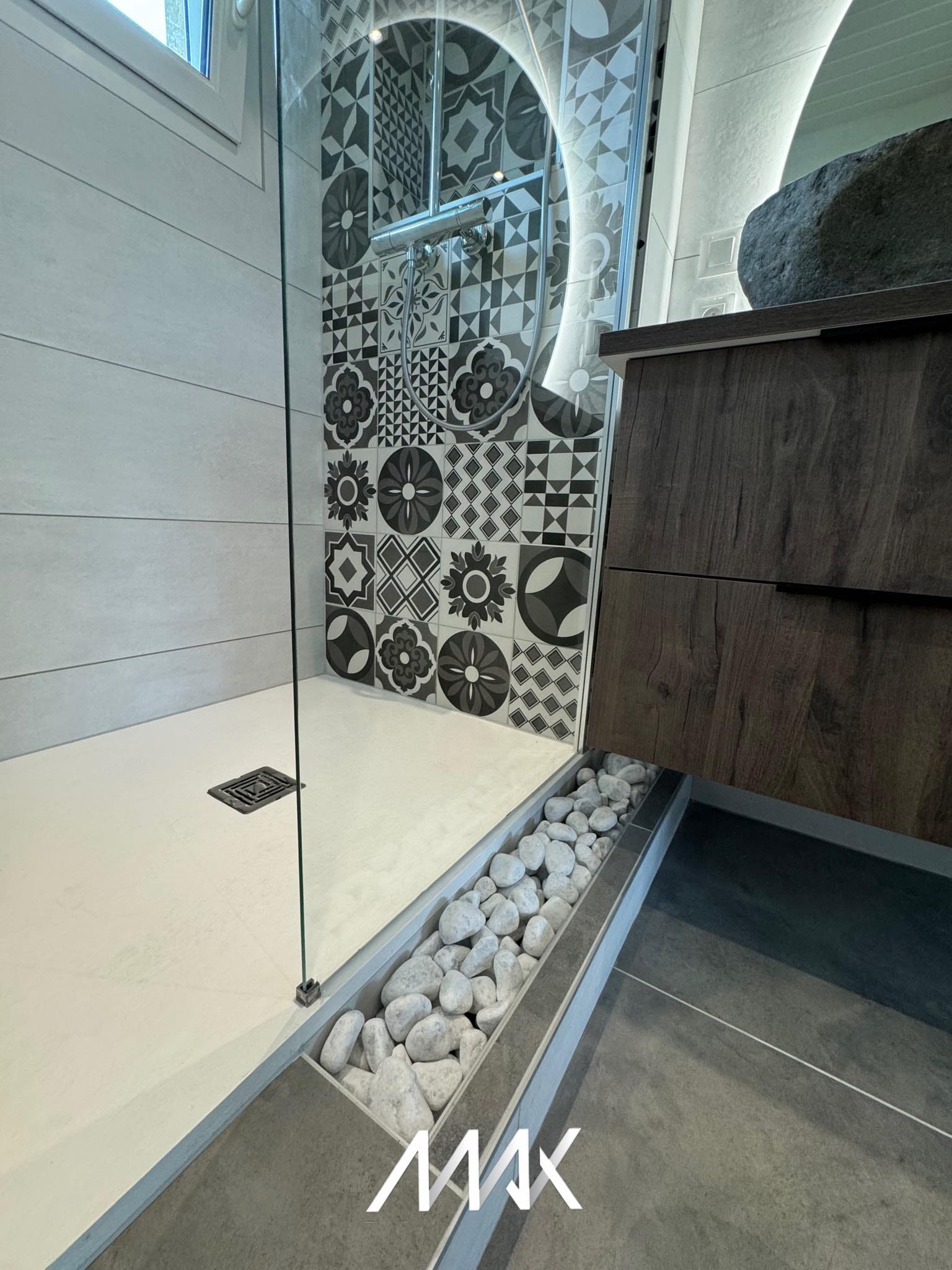 Carrelage grand format pour salle de bain : la tendance moderne à Montbéliard