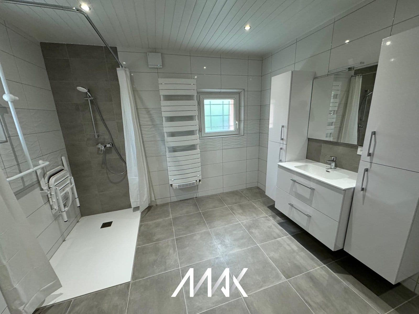 Salle de bain à Étupes : modernisez votre espace avec un professionnel local